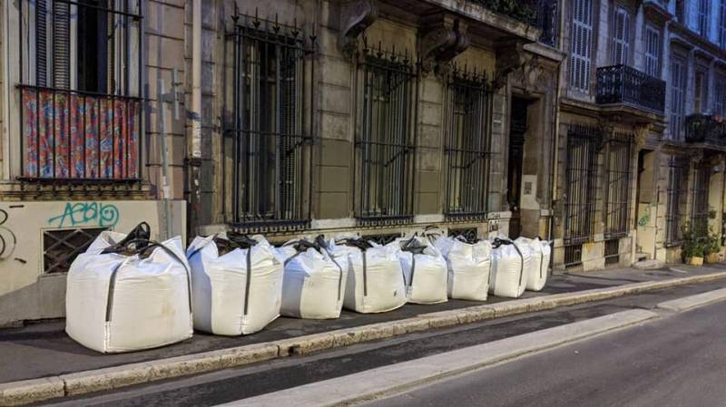 Prix et conditions d'enlèvement de big bag pour déchets à Aix en Provence