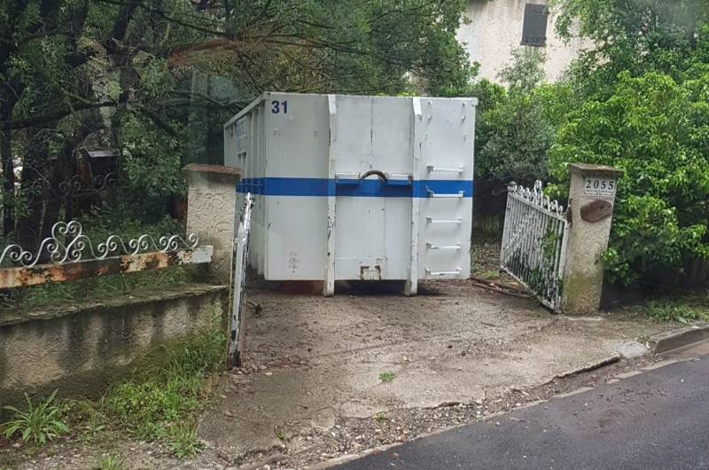 Louer une benne gravats sur Gignac avec enlèvement ça consiste en quoi ?