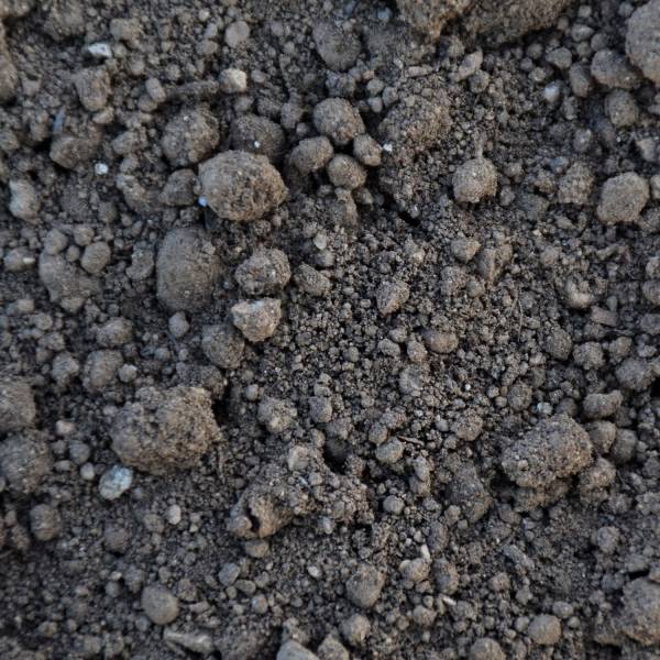 évacuation terre après travaux, location de benne à Aix en Provence